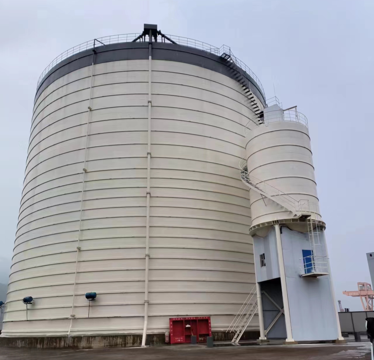 青湖路街道10万吨水泥钢板库